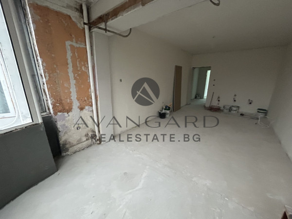 Three-room REAL SQUARE EMEMENTO