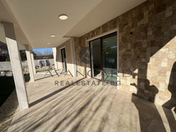 Detached two-story house with deed 16 in Krumovo