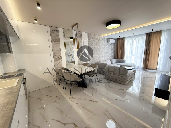 LUXURIOUSLY FURNISHED THREE-ROOM APARTMENT!!