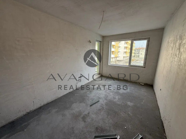 One -bedroom apartment with the possibility of buying a parking space / south