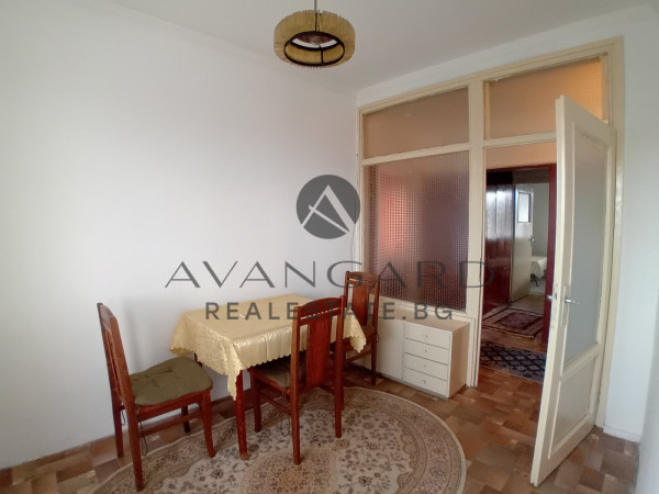Four -bedroom furnished! Sunrise!