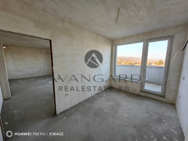 THREE-ROOM APARTMENT WITH THE POSSIBILITY OF A PARKING SPACE!