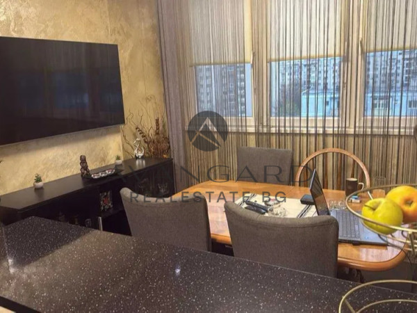 Three -bedroom sunrise real square footage