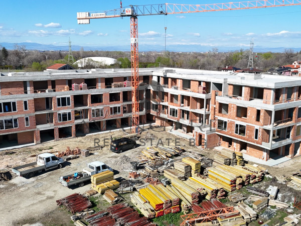NEW LUXURY BUILDING / ROWING BASE