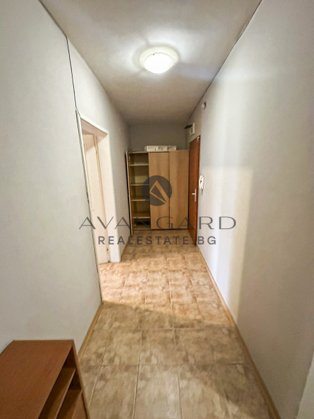 ДВУСТАЕН АПАРТАМЕНТ /  У-ЩЕ Д. ТАЛЕВ