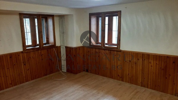 TWO BEDROOM / THREE SEPARATE ROOMS / HOUSE 2!