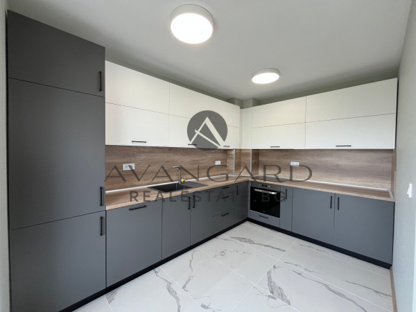 Luxuriously furnished turnkey two -bedroom apartment/ Smirnenski