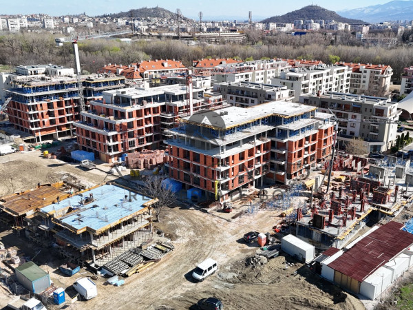 LUXURY RESIDENTIAL COMPLEX