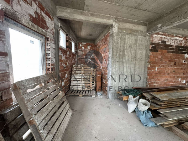 ДВЕ ТРИЕТАЖНИ ОГЛЕДАЛНИ КЪЩИ / С. ЦАРАЦОВО