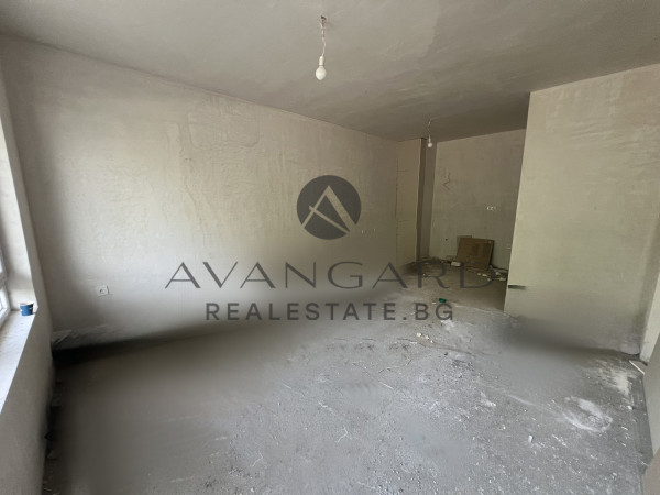 One bedroom apartment with yard in front of Act 15!