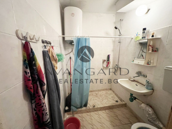 TWO BEDROOM WITH THREE SEPARATE ROOMS! SMYRNENSKY