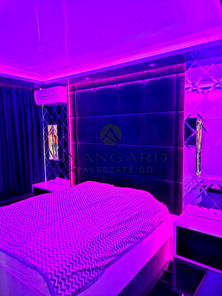 Furnished three-room apartment with parking space