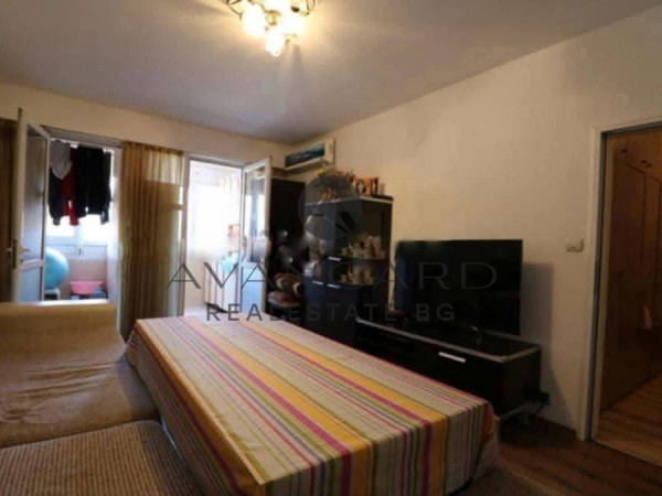 Furnished one -bedroom white birch
