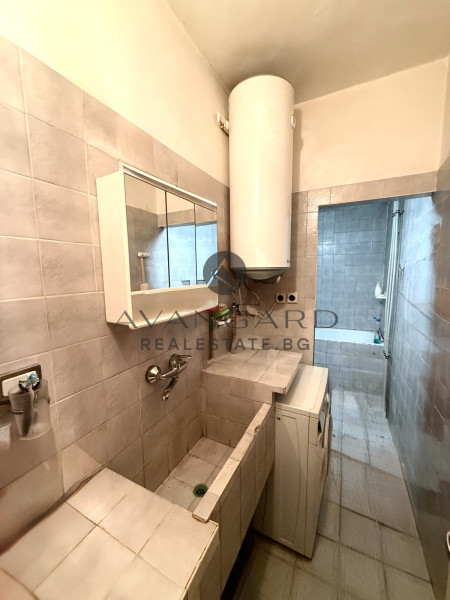 Three-room REAL SQUARE SQUARE POST OFFICE