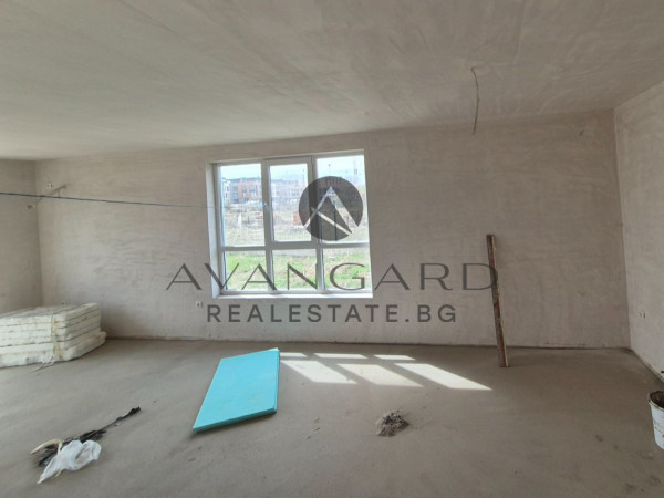 Two -bedroom apartment with yard / Kyuchuk Paris