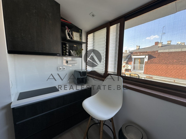 Luxury maisonette! Center!