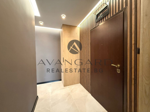 ДИЗАЙНЕРСКИ МНОГОСТАЕН АПАРТАМЕНТ