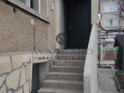 House floor + basement / Proslav