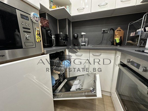 Two -bedroom/communicative place/south!