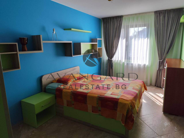 A multi -bedroom apartment with two parking spaces in the price!