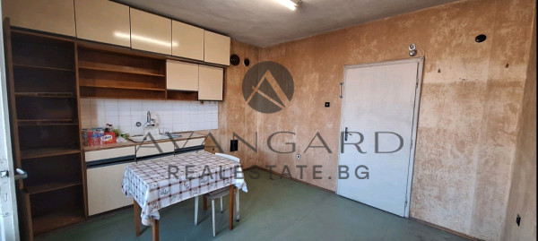 Two -bedroom apartment with garage / kamenitsa 1
