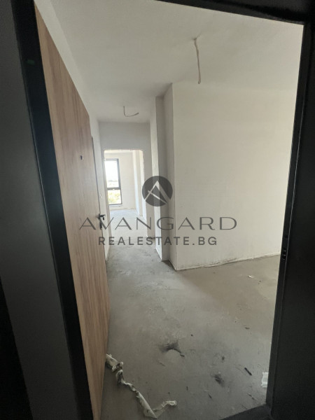 Three-room apartment / Karshiyaka