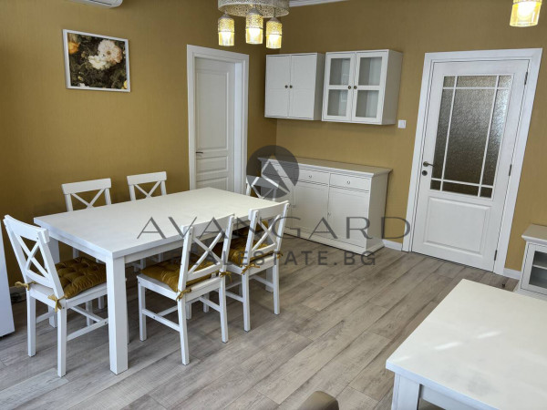 Luxury four-room apartment next to MG
