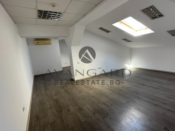SPACIOUS OFFICE!!! DENTAL FACULTY!!!