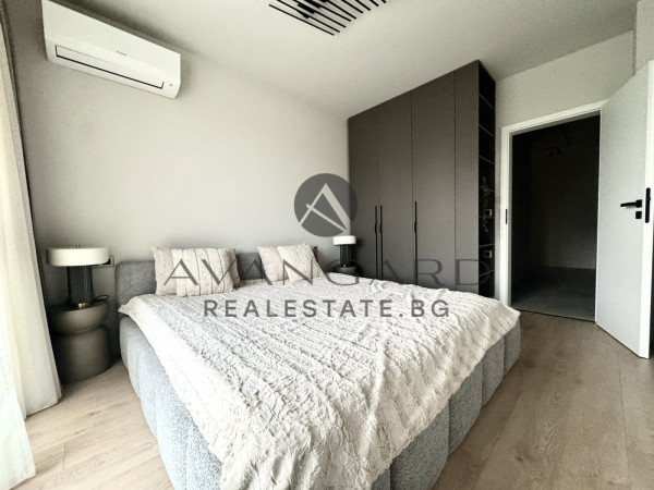 THREE-ROOM APARTMENT WITH ACT 16 WITH COURTYARD