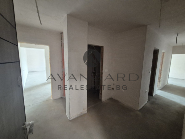 ТРИСТАЕН с АКТ 16 В СТАРИЯ ГРАД