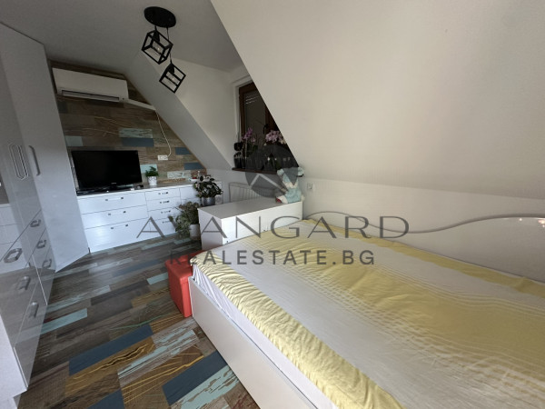 Luxury maisonette! Center!
