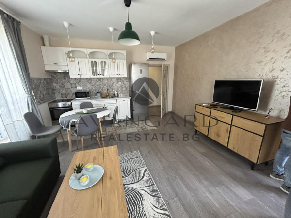 Round -one -bedroom