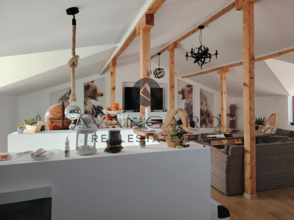 Three-storey house / Brestovitsa