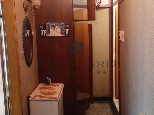 One bedroom with separate kitchen! Sunrise!