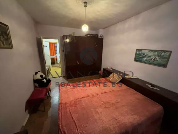 THREE-ROOM APARTMENT/CENTRE