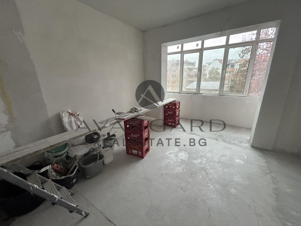 Three-room REAL SQUARE EMEMENTO