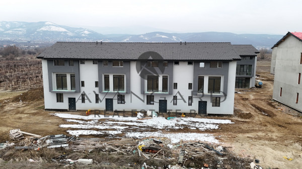 Three -storey house with Act 16 in Markovo