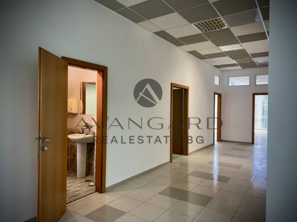 ПРОСТОРЕН ОФИС / ТОП ЛОКАЦИЯ / ЦЕНТЪР