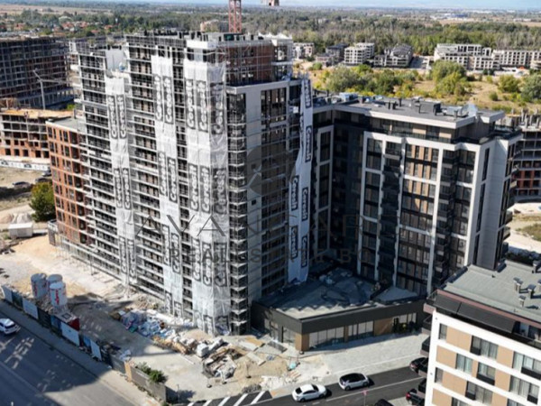 NEW LUXURY BUILDING / HRISTO SMIRENENSKI