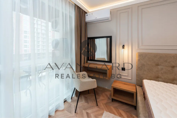 LUXURY TWO-ROOM APARTMENT WITH PARKING SPACE