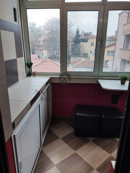 Four -bedroom apartment to the old town
