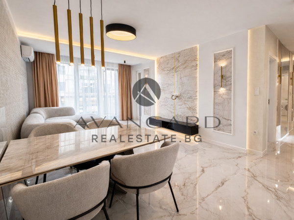 ЛУКСОЗНО ОБЗАВЕДЕН ТРИСТАЕН АПАРТАМЕНТ !!