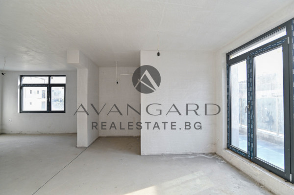 Three bedroom to Mall Plovdiv!