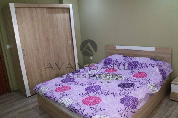 One bedroom with parking space in the price!