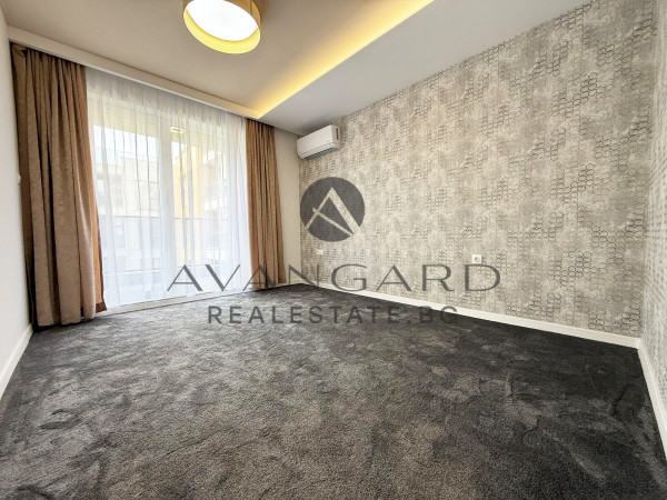 LUXURIOUSLY FURNISHED THREE-ROOM APARTMENT!!