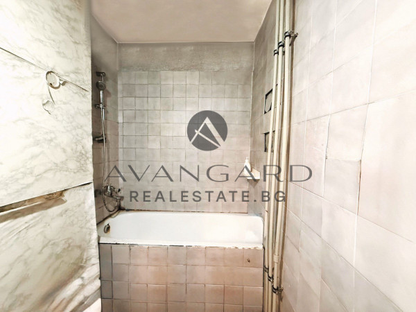 Three-room REAL SQUARE SQUARE POST OFFICE