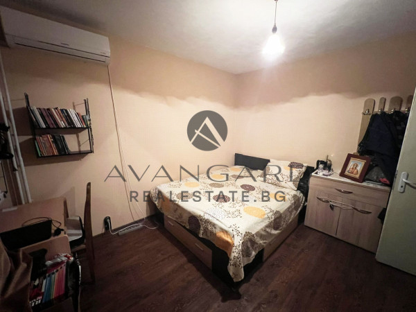 TWO BEDROOM WITH THREE SEPARATE ROOMS! SMYRNENSKY