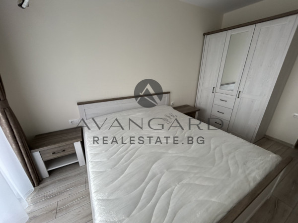 Round -one -bedroom