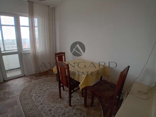Four -bedroom furnished! Sunrise!