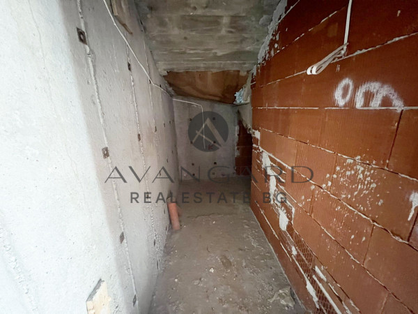 ДВУЕТАЖНА КЪЩА с.БЕЛАЩИЦА